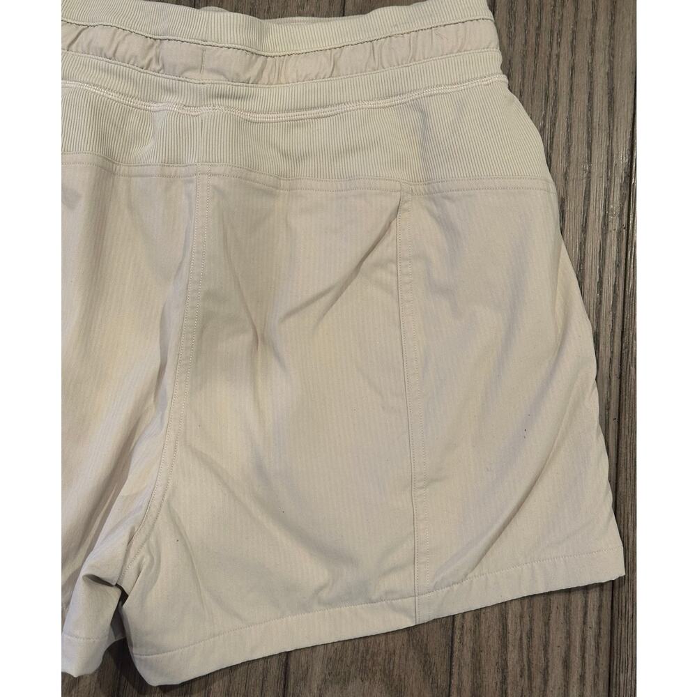 Lululemon Dance Studio High Rise Shorts 3.5" Size 6 Tan - Picture 6 of 9